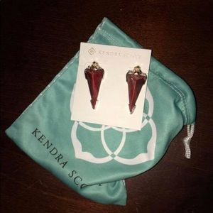 Brand new never worn Kendra Scott earrings